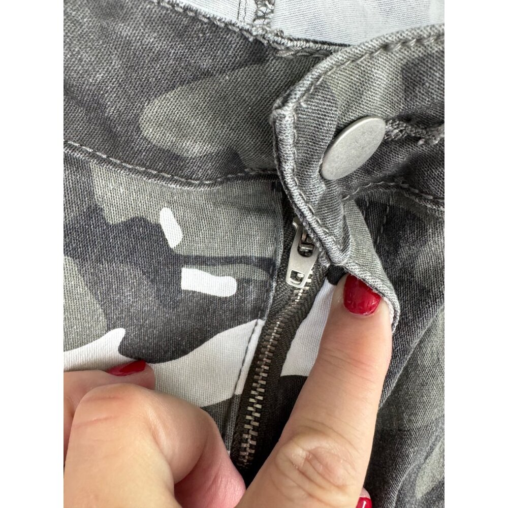 Mens L Camouflage Cargo Shorts W/Zipper Pockets American Bazi - PreOwned - Picture 2 of 13
